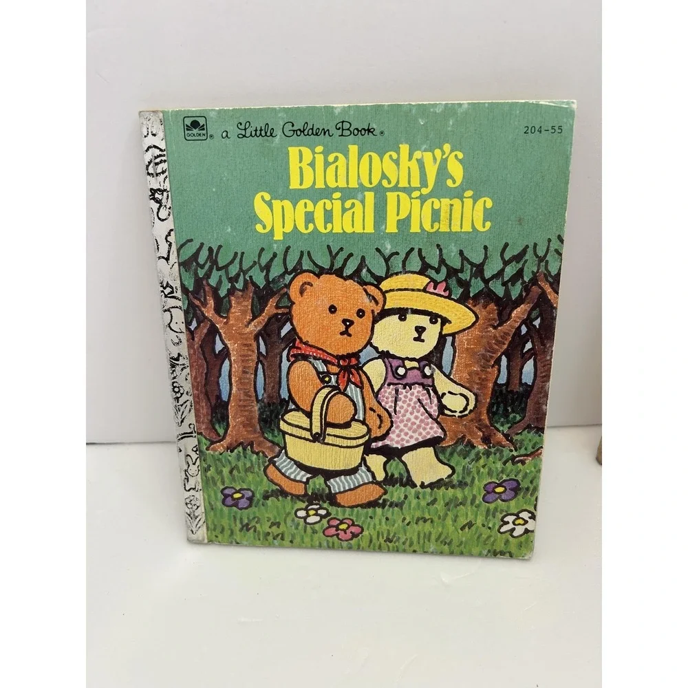 Vintage Bialosky's Special Picnic Leslie McGuire Little Golden HC Bears USA
